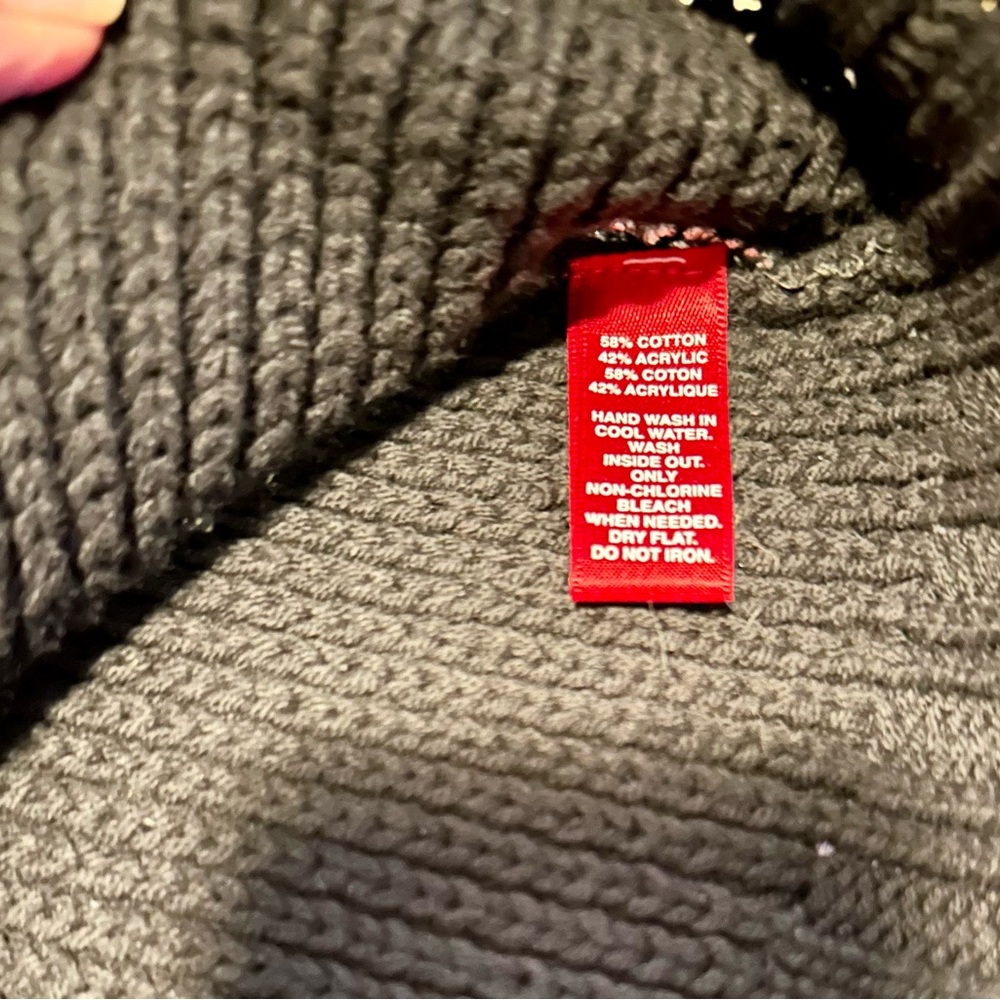 SAKS FIFTH AVENUE Sweater. Soft inside, metallic silver exterior & black. Size s - Picture 11 of 12